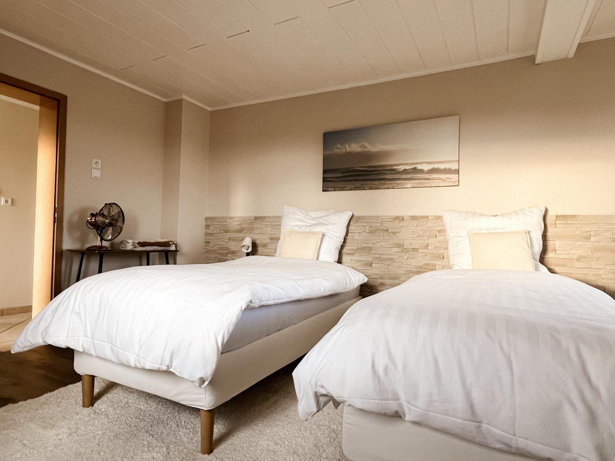 Villa Ueberblick Nalbach Phòng bức ảnh